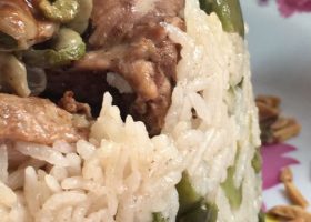 طريقة عمل مقلوبة الفول الاخضر