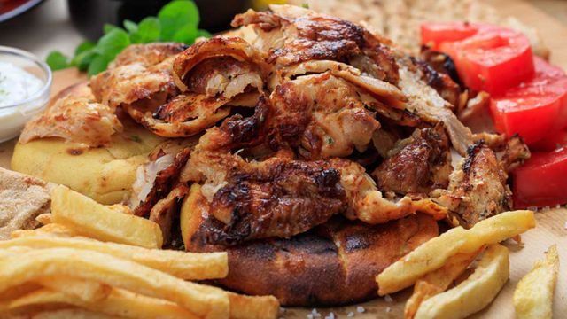 طريقة عمل شاورما على الفحم