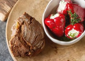 طريقة عمل مخلل الفلفل المحشي بالزيت