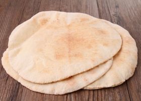 طريقة عمل خبز عربي