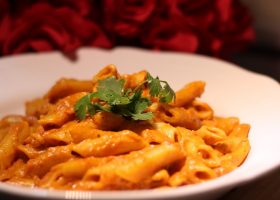 طريقة عمل باستا بينك صوص