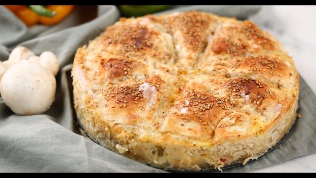 طريقة عمل صينية الجلاش بالجبنة والخضار