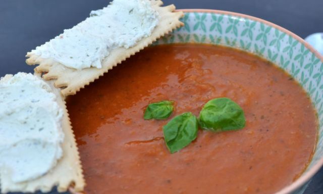 طريقة عمل شوربة الشوفان بالطماطم