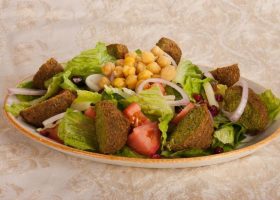 طريقة عمل سلطة الفلافل