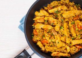 طريقة عمل كبسة دجاج بالخضار