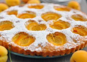 طريقة عمل كيك مقلوب بالمشمش