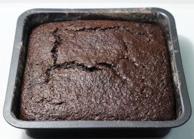 طريقة عمل كيكة الموز بالشكولاتة