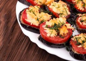 طريقة عمل صينية الباذنجان بالجبن