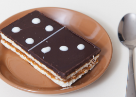 طريقة عمل حلى الدومينوز