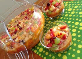 طريقة عمل سلطة فواكه بالعصير