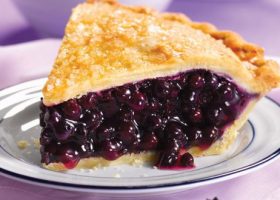 طريقة عمل فطيرة التوت الازرق