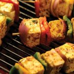 طريقة عمل اسياخ جبن حلوم مشوي