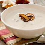 طريقة عمل شوربة الفطر بالحليب