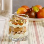 طريقة عمل كؤوس الاجاص المكرمل