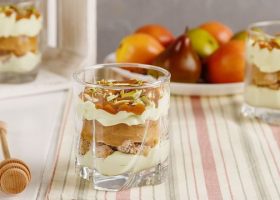 طريقة عمل كؤوس الاجاص المكرمل