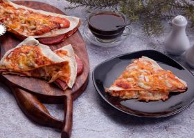 طريقة عمل بيتزا بخبز التورتيلا