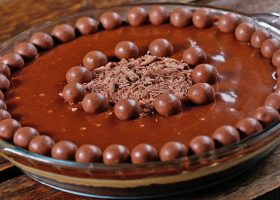 طريقة عمل حلى عقد اللولو