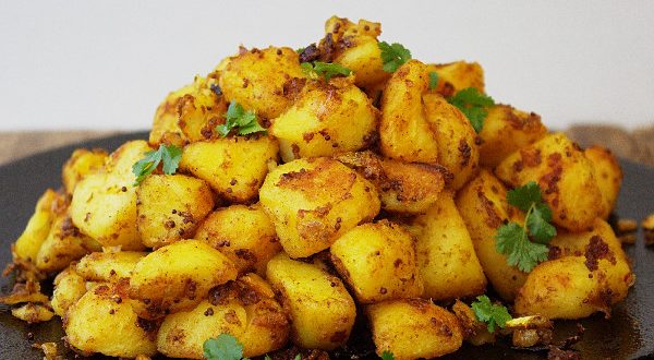 طريقة عمل البطاطس الهندية بالكاري