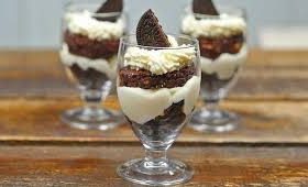 طريقة عمل حلى كاسات الاوريو والبراونيز