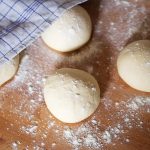 طريقة عمل عجينة الربع ساعة بالزبادي
