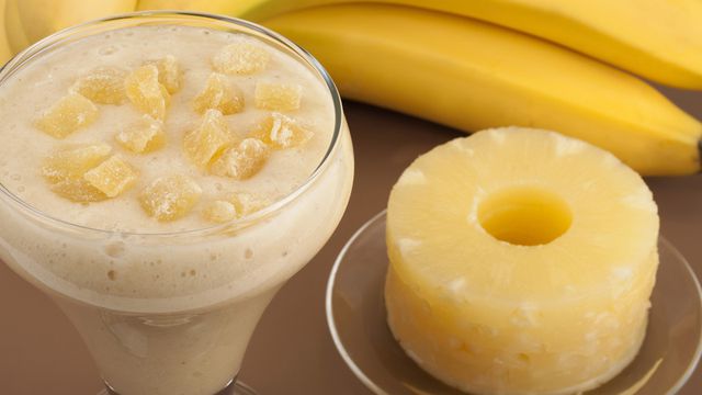 طريقة عمل عصير الموز والاناناس