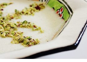 طريقة عمل بودينج السحلب باللافندر