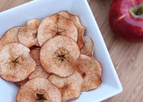 طريقة عمل رقائق التفاح بالقرفة