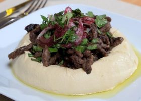 طريقة عمل الحمص بالشاورما