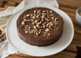 طريقة عمل كيكة الشكولاتة بالبندق