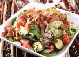 طريقة عمل الفتوش بدبس الرمان