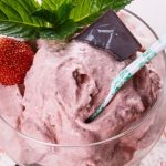 طريقة عمل الزبادي بالفراولة لايت