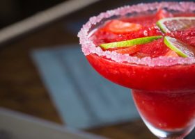 طريقة عمل عصير مارجريتا بالفراولة