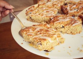 طريقة عمل كيكة السينابون بالبسكويت