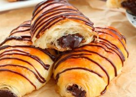 طريقة عمل الكرواسون بالشكولاتة