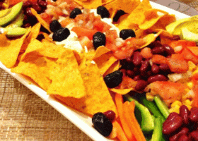 طريقة عمل الناتشوز بالخضار