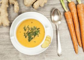 طريقة عمل شوربة الجزر والزنجبيل