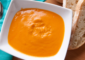 طريقة عمل شوربة الحمص والطماطم