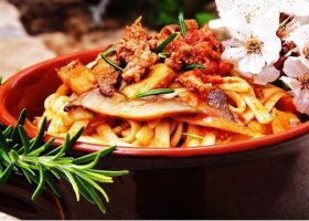 طريقة عمل المكرونة بولونيز