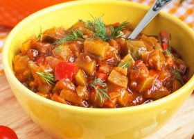 طريقة عمل الكوسا المفروم بالطماطم