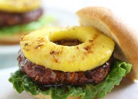 طريقة عمل برجر اللحم بالأناناس