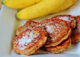 طريقة عمل فطائر الموز المقلي بالقرفة
