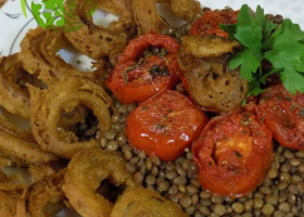 طريقة عمل عدس أسمر مع الطماطم والبصل