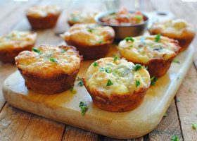 طريقة عمل مافن مالح بالسجق والخضار