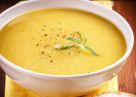 طريقة عمل شوربة العدس المصرية