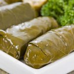 طريقة عمل ورق العنب بحشوة الصنوبر