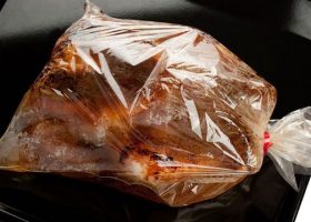 طريقة عمل دجاج مشوي بالكيس