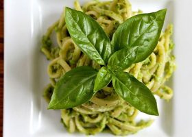 طريقة عمل باستا بالأفوكادو والريحان