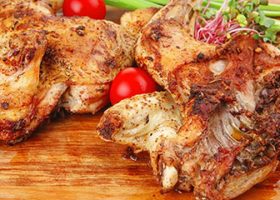 طريقة عمل دجاج مشوي بورق الموز