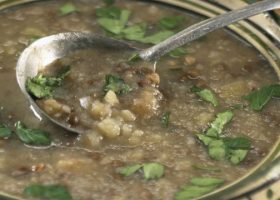 طريقة عمل شوربة العدس بالحامض لايت