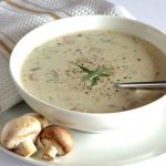 طريقة عمل شوربة الفطر والبصل